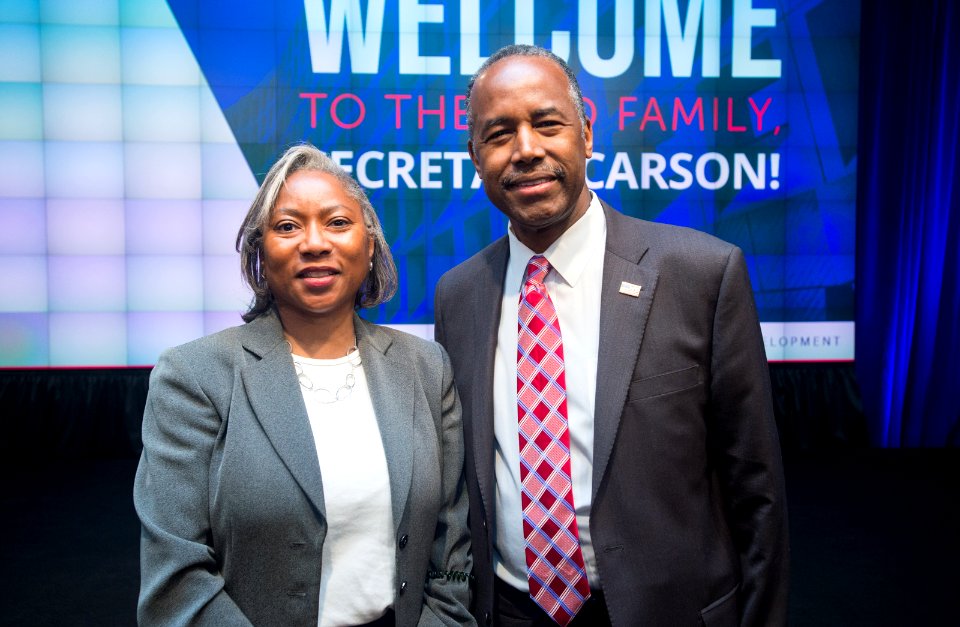 HUD Family Welcomes Secretary Carson (33138473512)