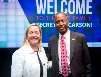 HUD Family Welcomes Secretary Carson (33138483722)