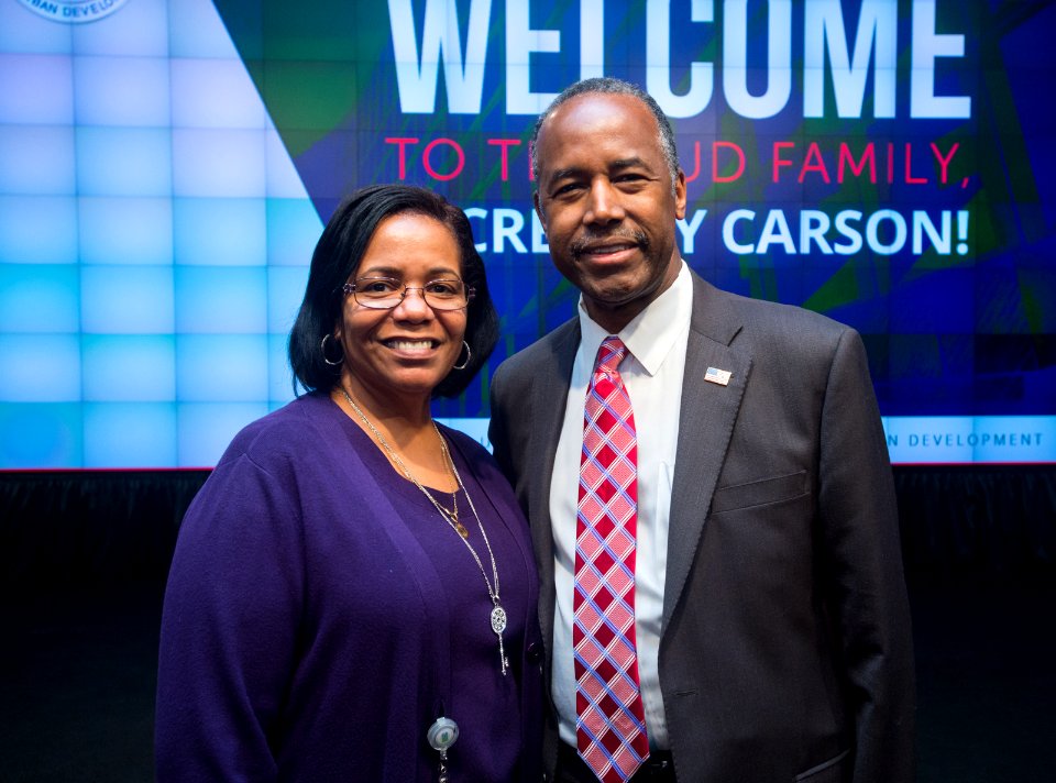 HUD Family Welcomes Secretary Carson (33138486312)