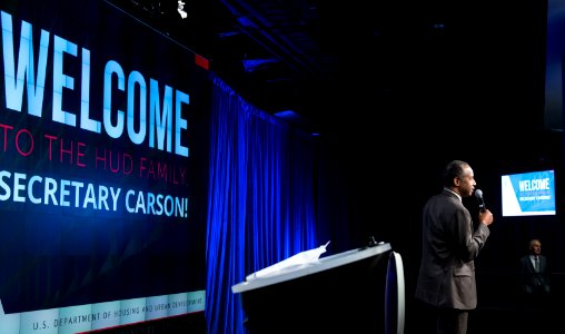 HUD Family Welcomes Secretary Carson (33165644711)