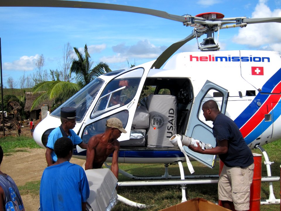 Humanitarian assistance delivery (8329689147)