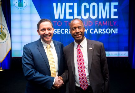 HUD Family Welcomes Secretary Carson (33253103436)