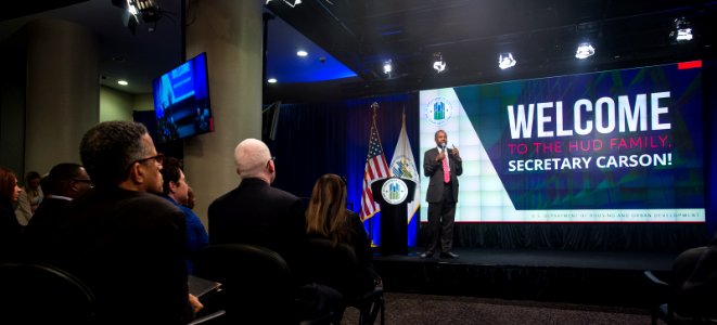 HUD Family Welcomes Secretary Carson (33293806625)