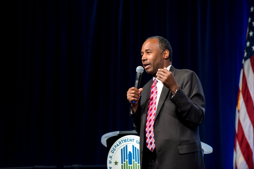 HUD Family Welcomes Secretary Carson (33293806745)