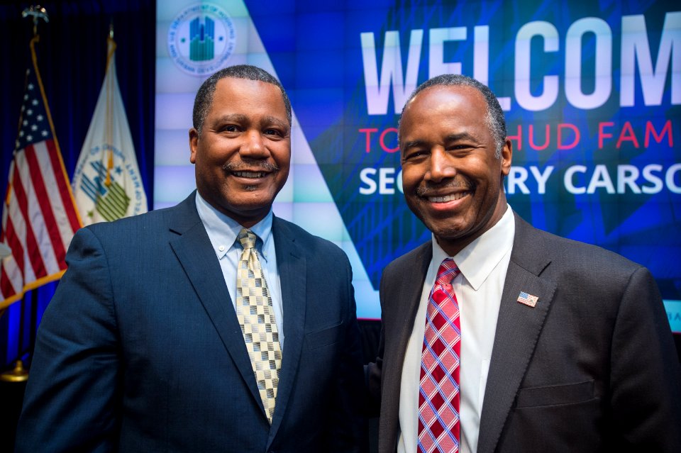 HUD Family Welcomes Secretary Carson (33293807975)