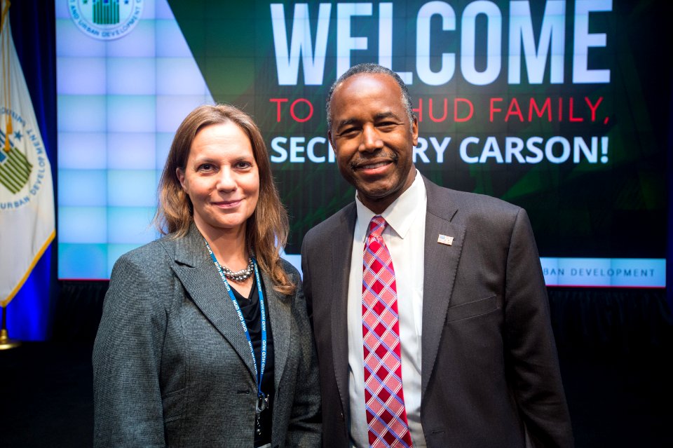 HUD Family Welcomes Secretary Carson (33293808315)