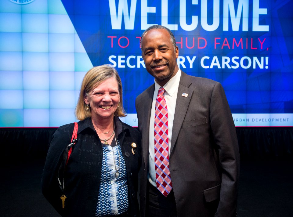 HUD Family Welcomes Secretary Carson (33293809025)