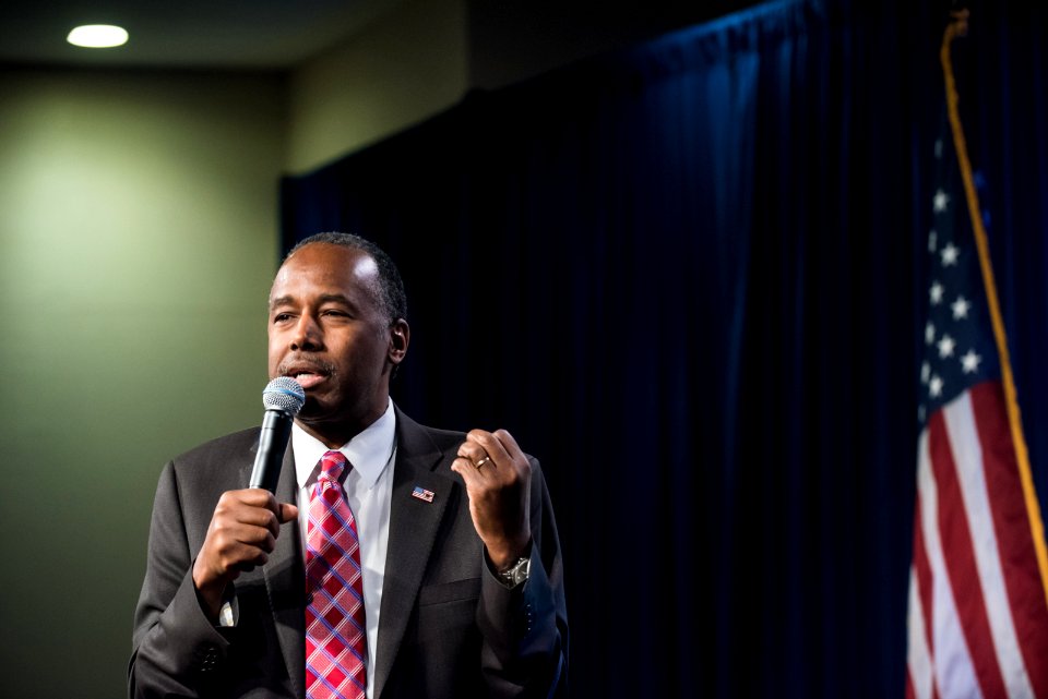 HUD Family Welcomes Secretary Carson (33293814315)