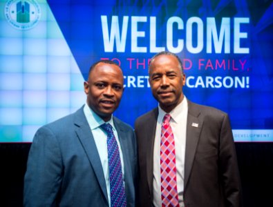 HUD Family Welcomes Secretary Carson (33293817385)