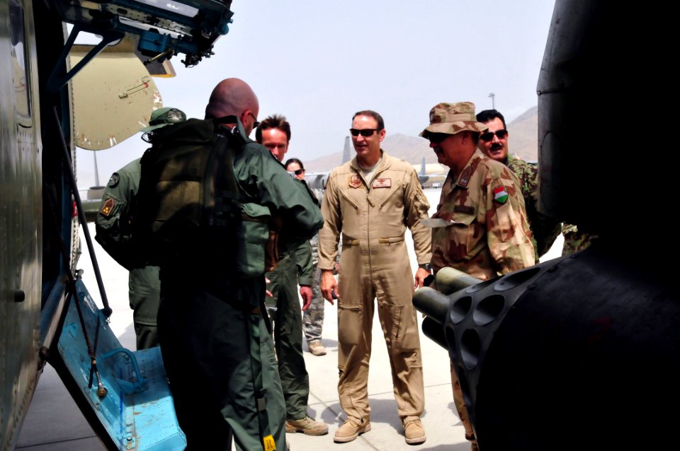 Hungarian Leaders Visit Kabul (4789433423)