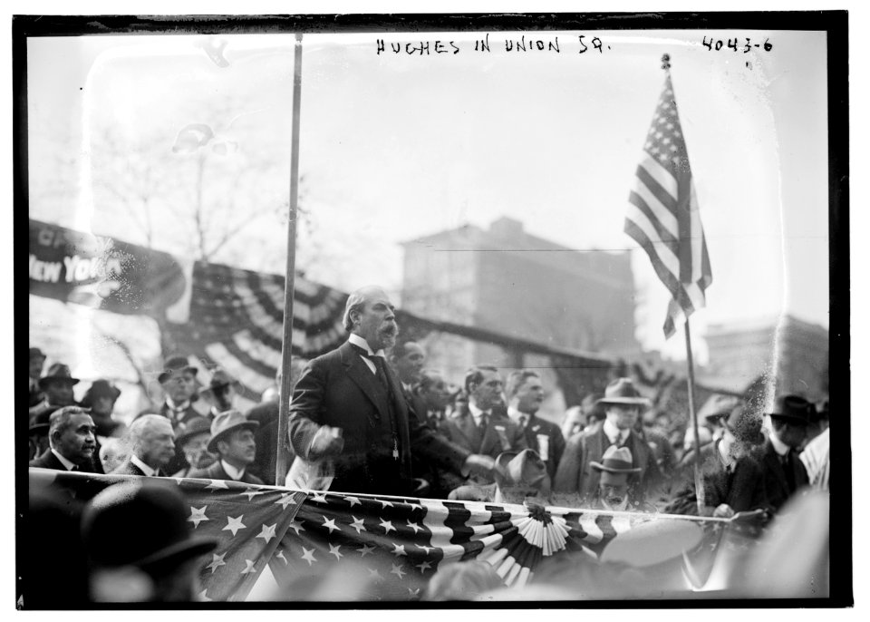 Hughes in Union Sq. LCCN2014703117