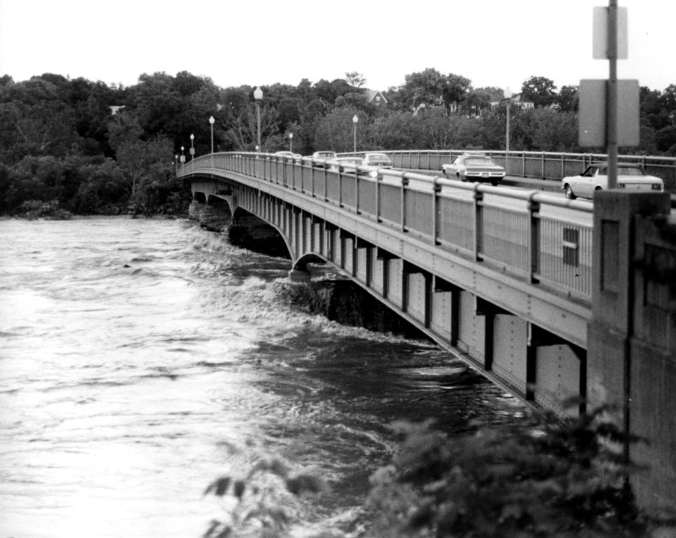 Hurricane agnes roosevelt bridge 6cad5e88676d568aad9e68fe2ff5b1a6