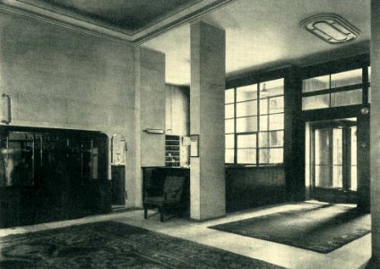 Hugo Schmölz (geb. 21. Januar 1879 in Sonthofen; gest. 27. April 1938 in Köln), Düsseldorf, Breidenbacher Hof, Garderobe und Raum des Portiers