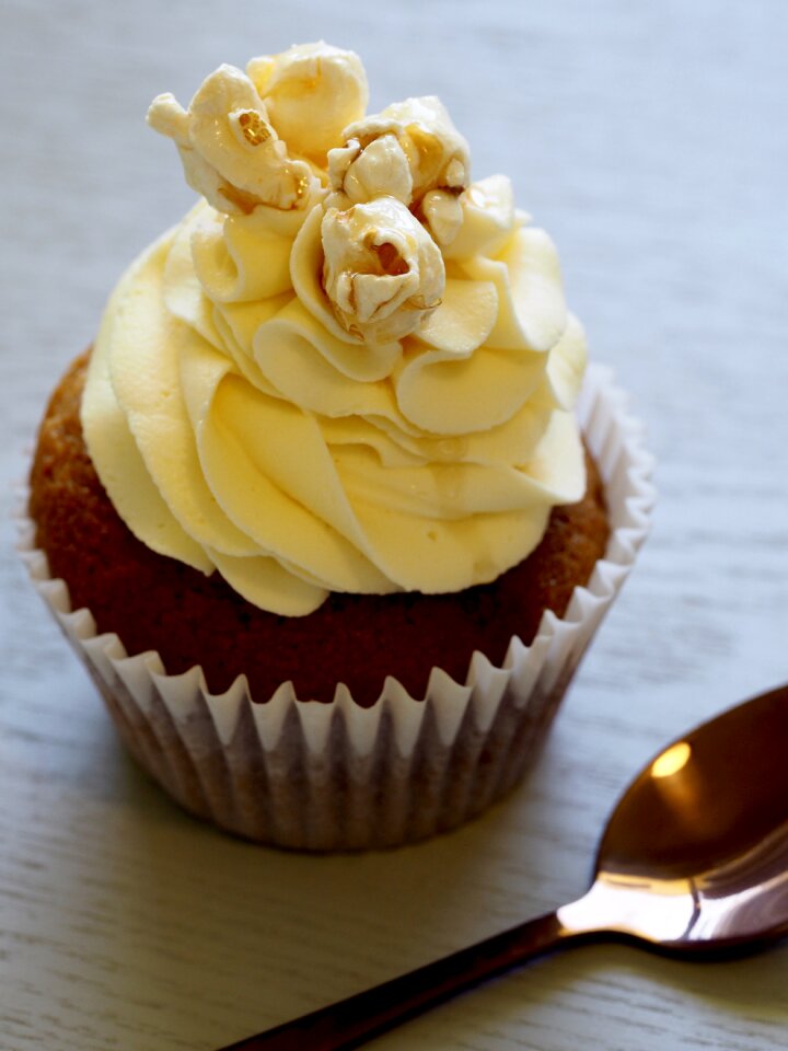 Chocolate sugar cream