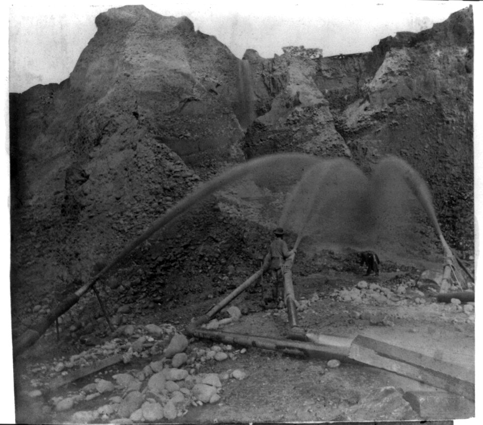 Hydraulic mining - behind the pipes LCCN2002719097