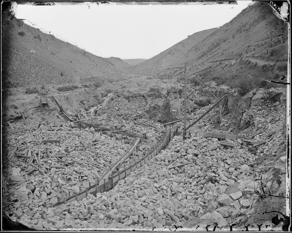 Hydraulic mining in Alder Gulch, near Virginia City, Madison County, Montana. - NARA - 516651