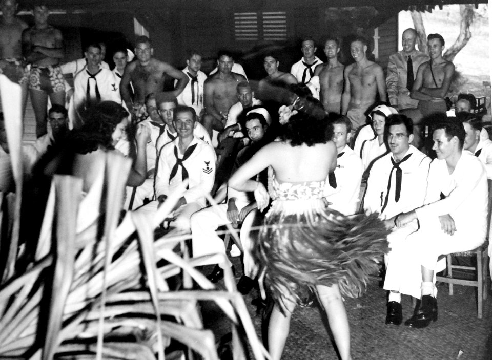 Hula dancers in Waikiki, Hawaii entertaining aircraft carrier servicemen at a party, 1943 (25839790453)