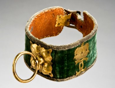 Hundhalsband grön sammet - Livrustkammaren - 86119 (cropped)