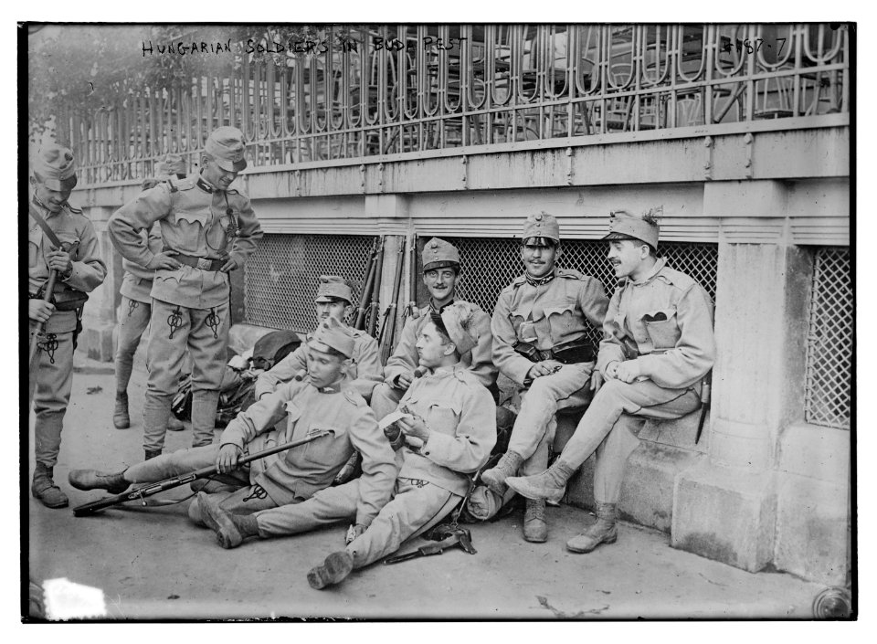 Hungarian soldiers in Buda Pest LCCN2014704416