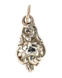 Hängsmycke av silver, 1800-tal - Hallwylska museet - 110572