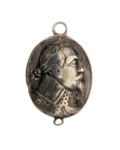 Hängsmycke i silver förställande konung Gustav II Adolf i profil, 1631 - Hallwylska museet - 110343