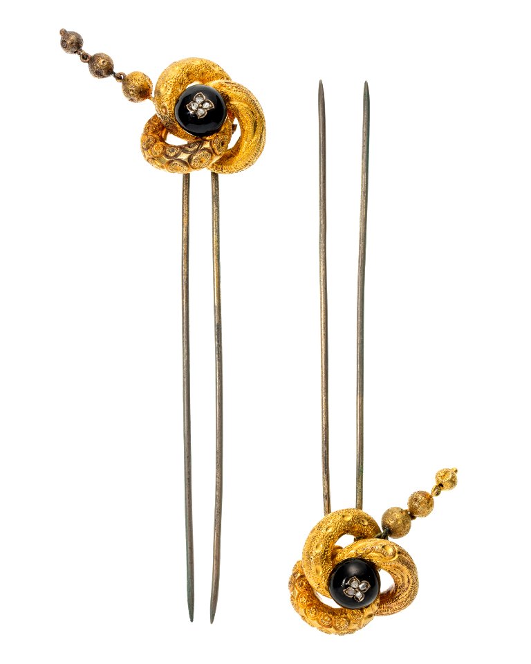 Hårnålar av förgyllt silver med emalj och rosenstenar - Hallwylska museet - 109882