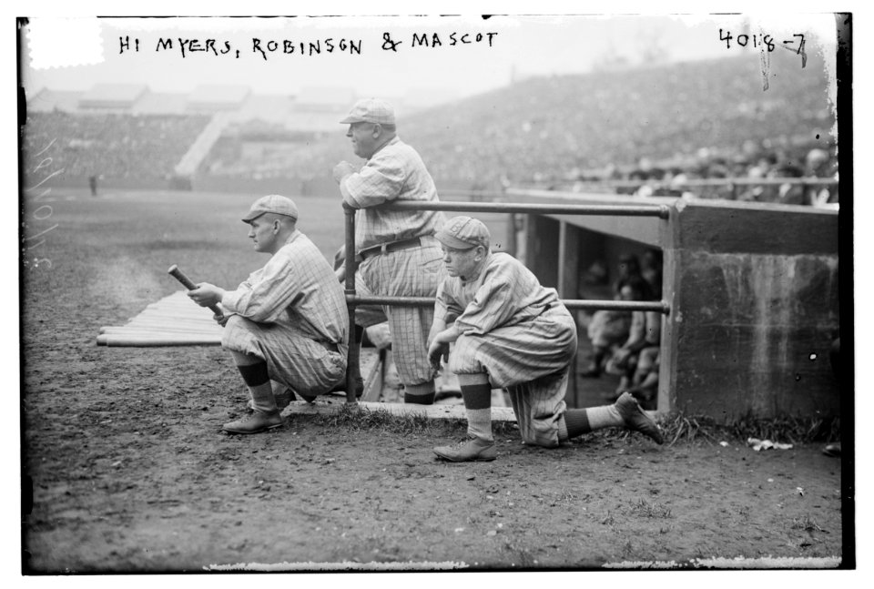 Hy Myers, Wilbert Robinson & mascot, Brooklyn NL (baseball) LCCN2014702965