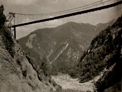 Hängebrücke am Schwarzenberg. (24-8.1917.) (BildID 15802351)