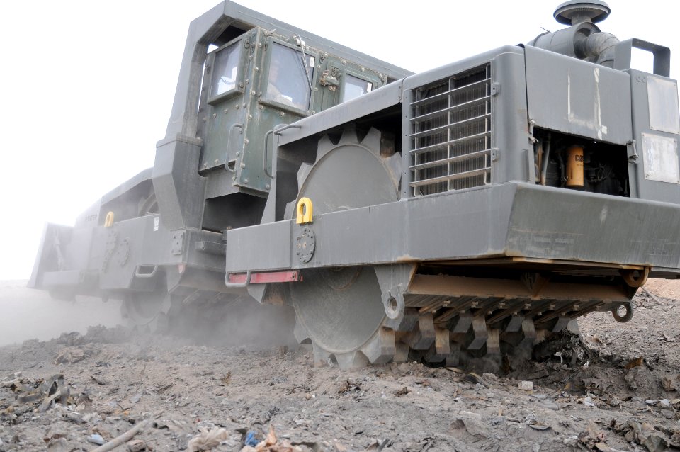 Hyster Twin Engine Vibratory Compactor