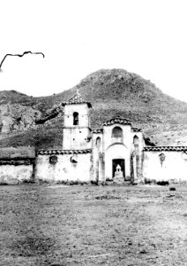Högslätten nära Ulloma. Spansk klosterbyggnad eller dylikt. Sydamerika, Ulloma. Bolivia - SMVK - 002323