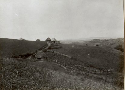 Häusergruppe im Bogestica Tal (BildID 15660501)