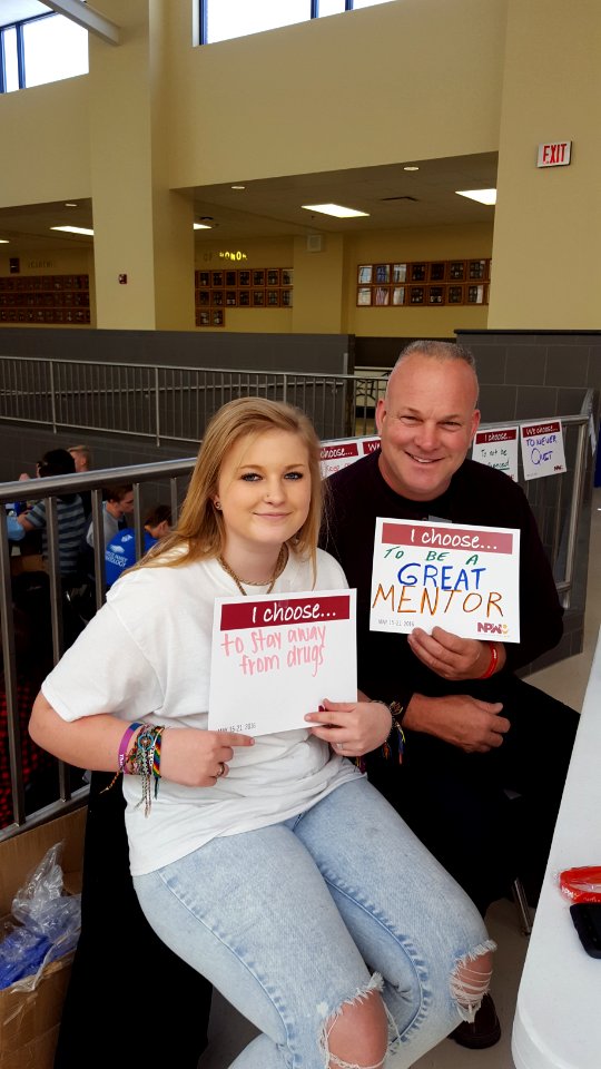 I Choose to stay away from drugs. To be a great mentor. (26594019593)