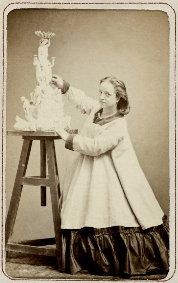 Hélène Bertaux 1864 par Étienne Carjat BNF Gallica