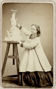 Hélène Bertaux 1864 par Étienne Carjat BNF Gallica