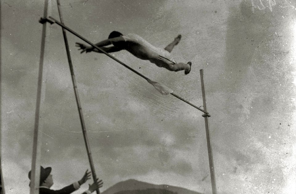 I Campeonato Nacional de Atletismo celebrado en el campo de Berazubi de Tolosa (1 de 3) - Fondo Car-Kutxa Fototeka