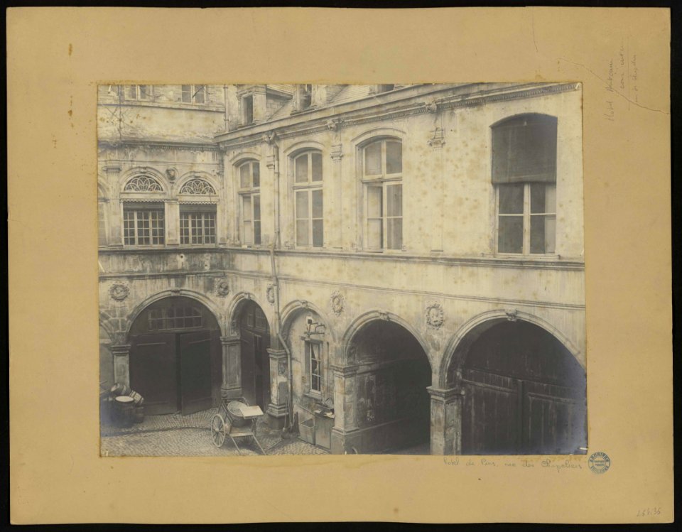 Hôtel de Pins, rue des Chapeliers. - FRAC31555 26Fi36