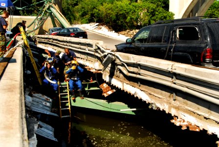 I-35 Bridge Cleanup DVIDS53370