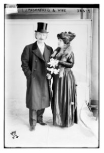 I.J. Paderewski & wife LCCN2014701381