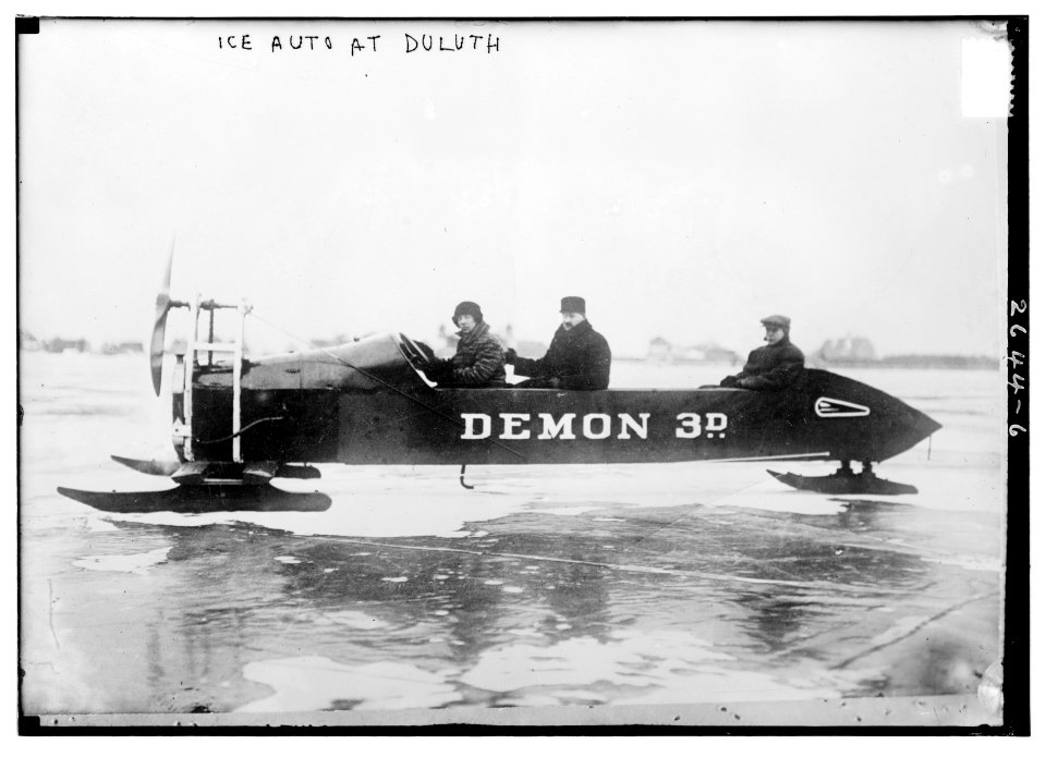 Ice Auto at Duluth LCCN2014692604