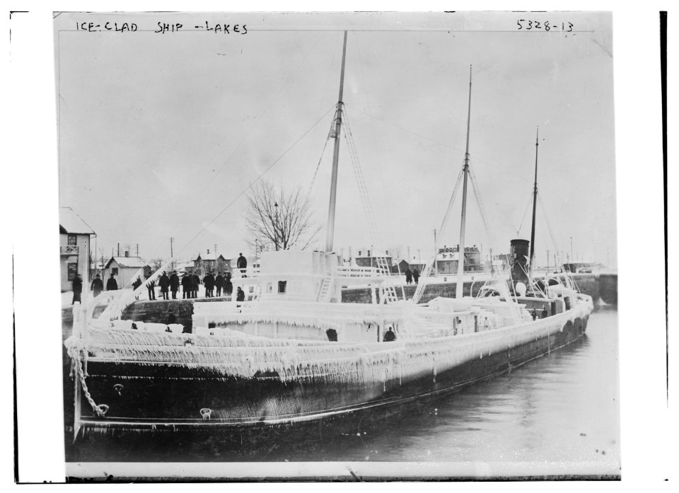 Ice-clad ship - lakes LCCN2014711779
