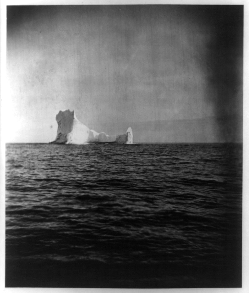 Iceberg in the Atlantic Ocean, off the coast of Labrador LCCN2012645565
