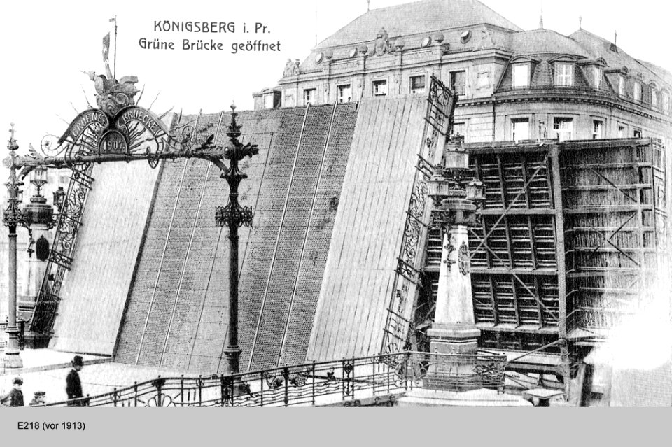ID004749 E218 GrueBrueckeGeoeffnet