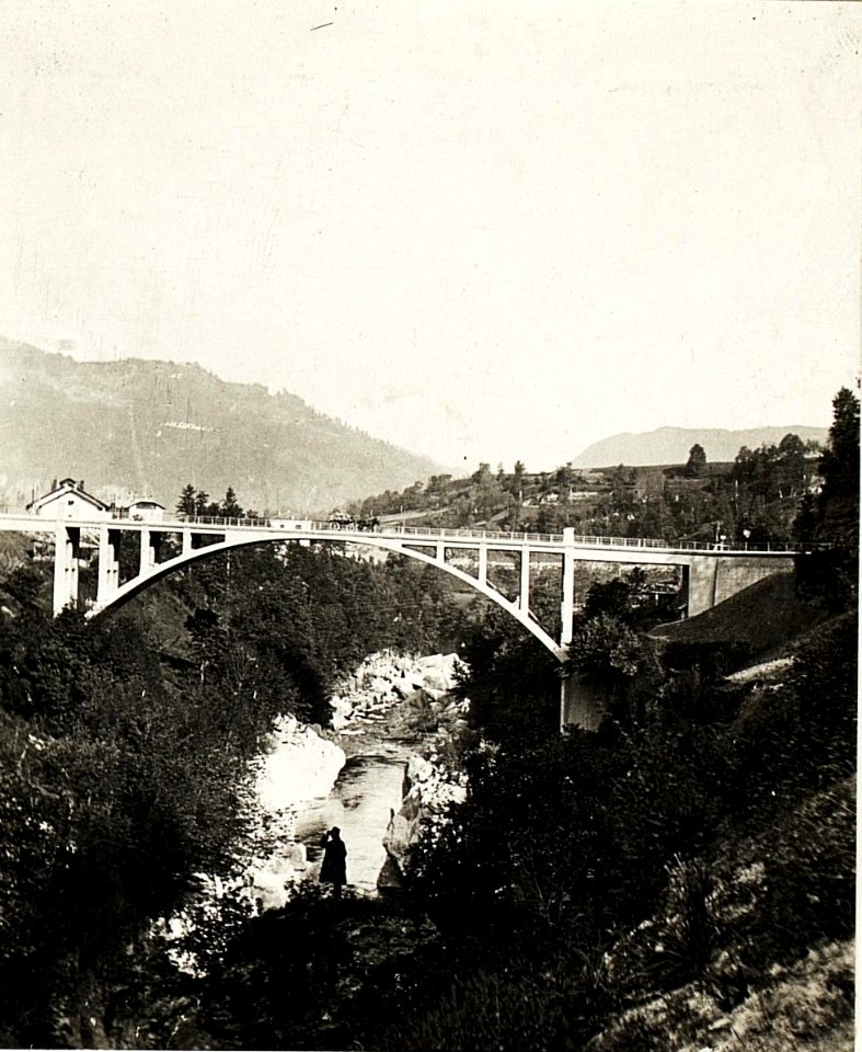 Idriabrücke beim Bahnhof Santa Lucia - Tolmein, 6.5.1916. (BildID 15594530)
