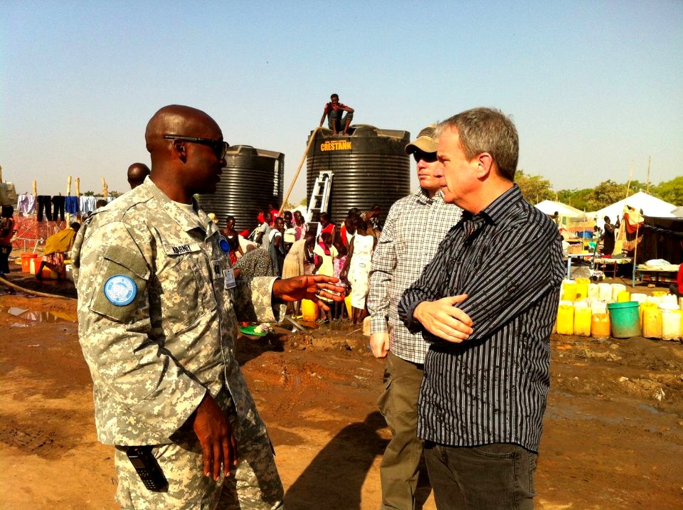 IDP camp briefing (12328164813)