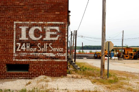 Ice - 24 Hour Self Service (41024784040)