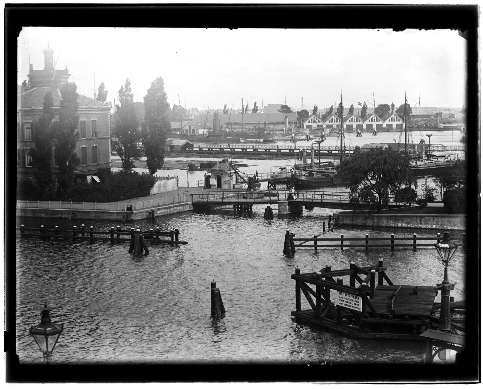IJ-Gracht, foto 6 Jacob Olie (max res)