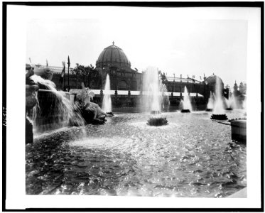Illuminated fountains in foreground, and the Palace of Liberal Arts in background, Paris Exposition, 1889 LCCN92519860
