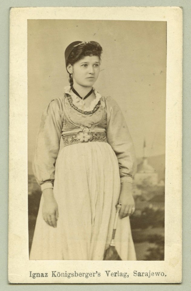 Ignaz Konigsberger's Verlag, Sarajewo - Studio portrait of a young unmarried townswoman