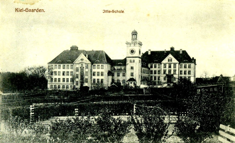 Iltis-Schule in der Iltisstraße 82-84 in Gaarden (Kiel 54.812)