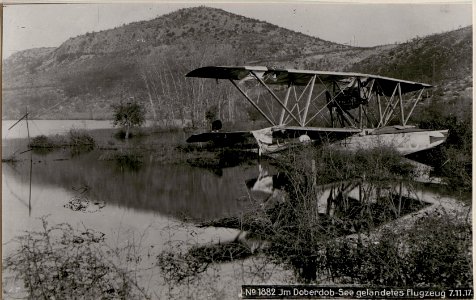 Im Doberdob-See gelandetes Flugzeug (BildID 15737460)